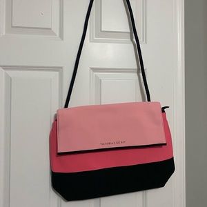 VICTORIA’S SECRET COOLER BAG